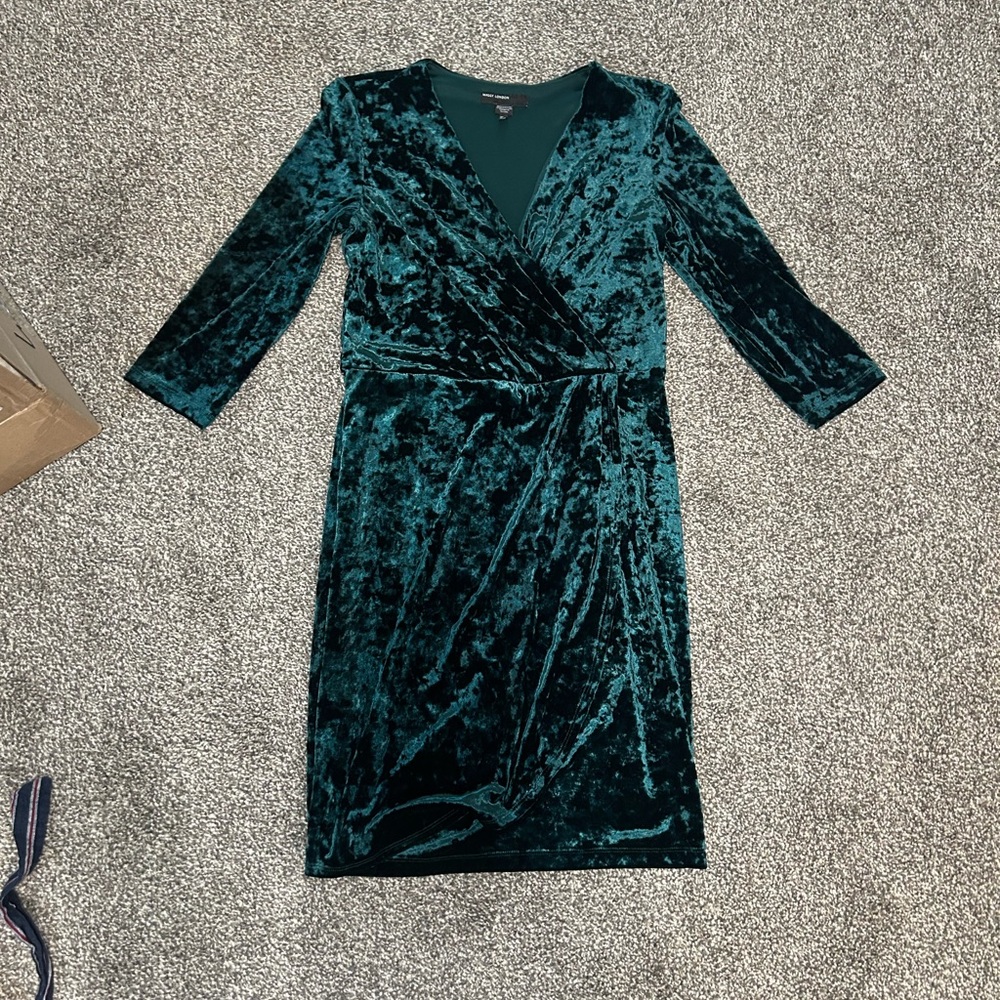 Maggy London Emerald Green Velvet 3/4 Sleeve Dress